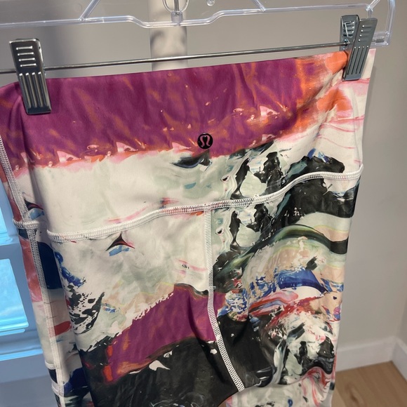 Lululemon Abstract Leggings, Size Small (missing tag) - Picture 6 of 7